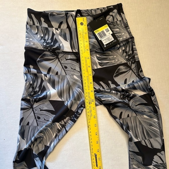 Nike Fast Crop Running Tight form fitting Leggings back zip pocket NWT Sz-S. U6 - Picture 3 of 12